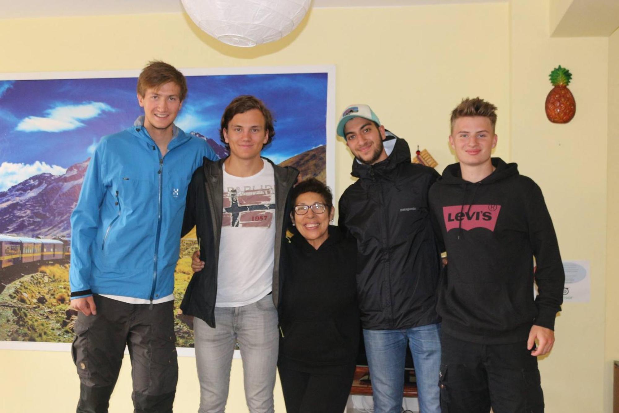 Mama Backpackers Hostel Лима Екстериор снимка