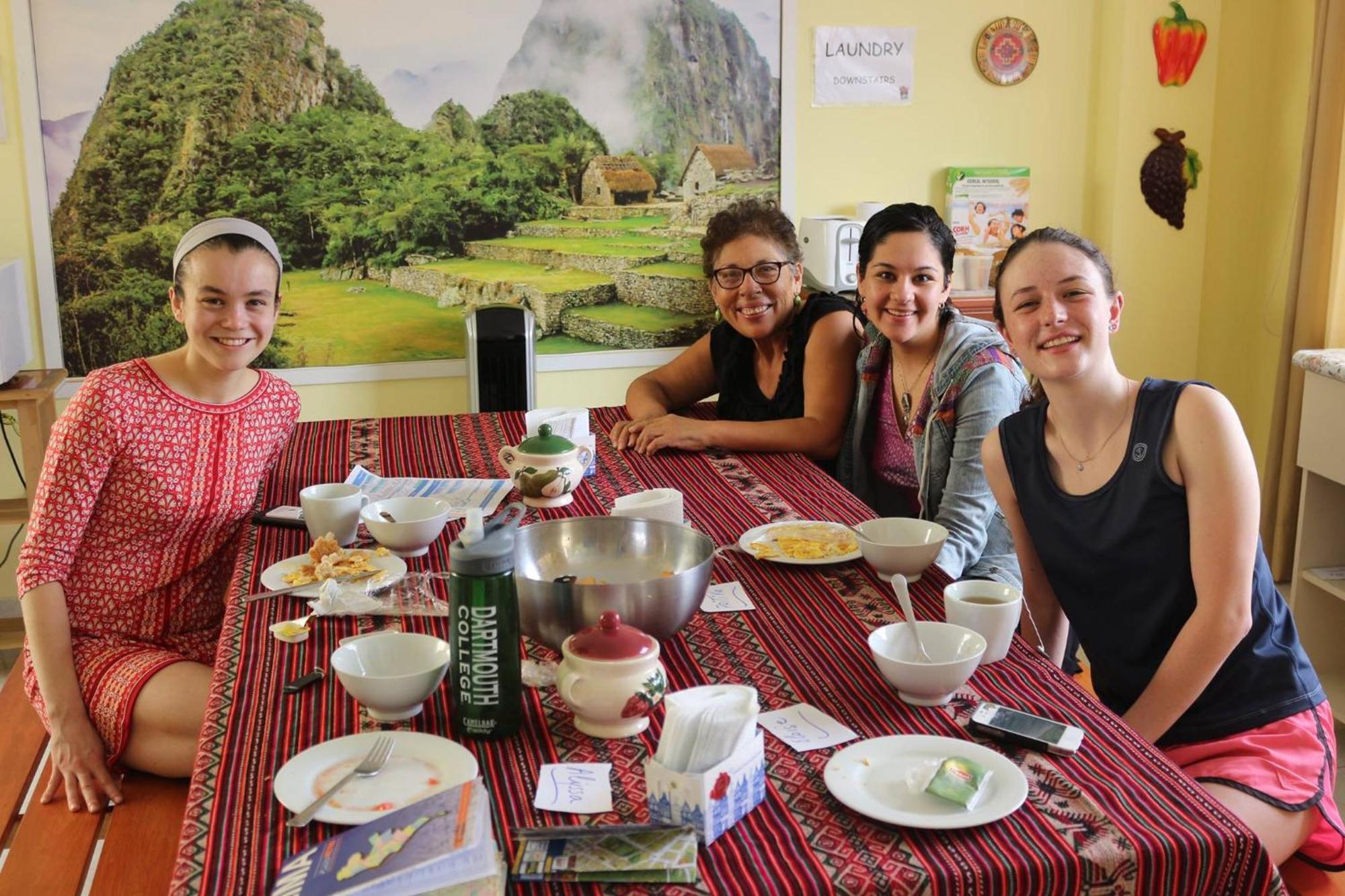 Mama Backpackers Hostel Лима Екстериор снимка