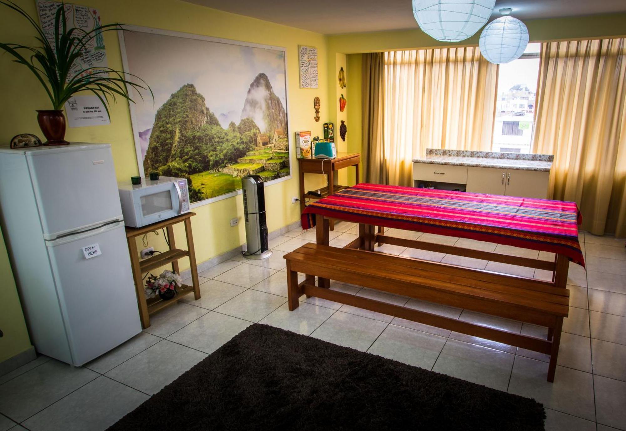 Mama Backpackers Hostel Лима Екстериор снимка