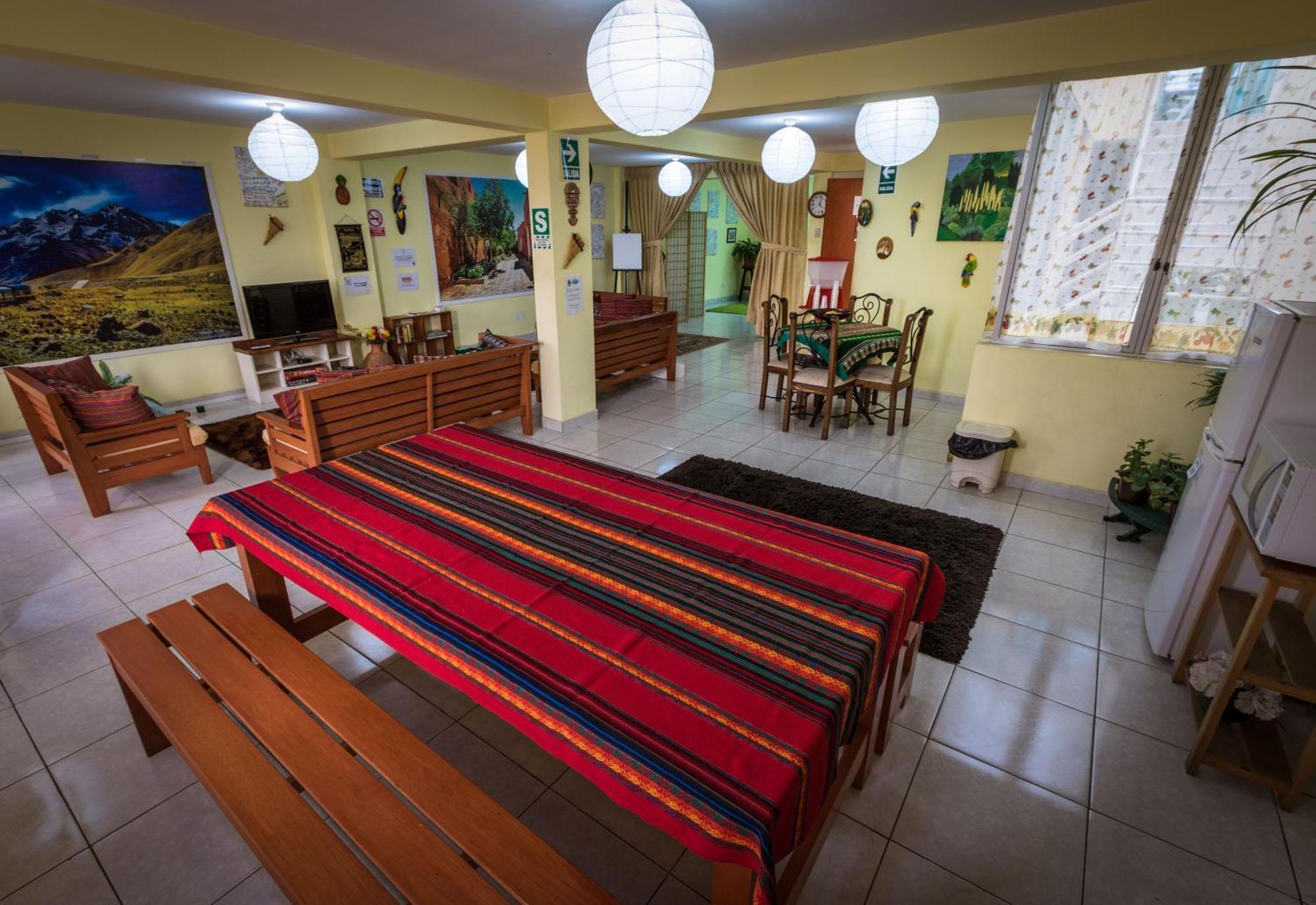 Mama Backpackers Hostel Лима Екстериор снимка